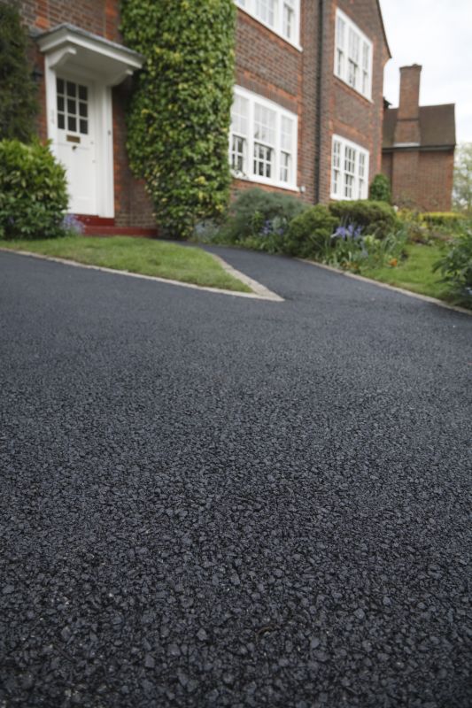 Asphalt Driveway Sealcoating