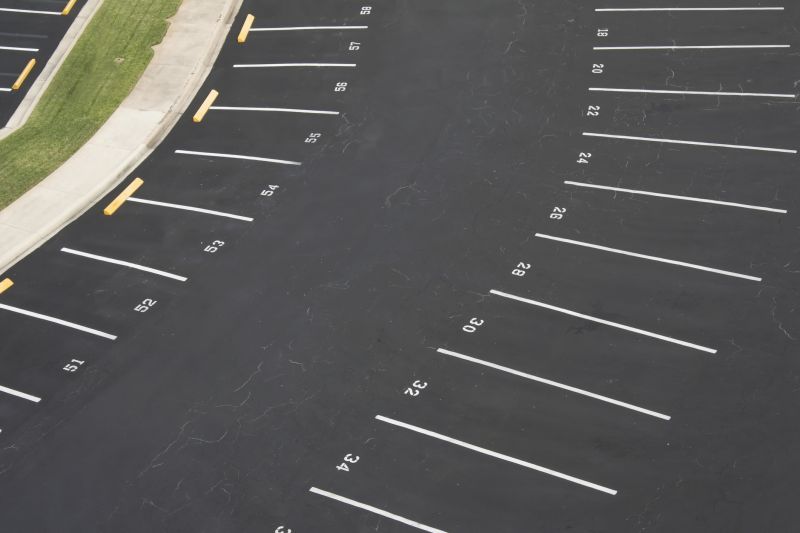 Commercial Parking Lot Sealing in Miami Dade County, FL